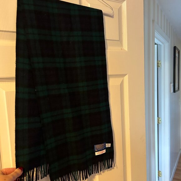 Pendleton Wool Scarf in Blackwatch Tartan - Picture 3 of 3